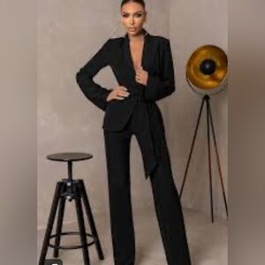 NWT $475 MAX MARA JERSEY JACKET. BLACK. FRONT POCKETS. Elegant Classy Stunning